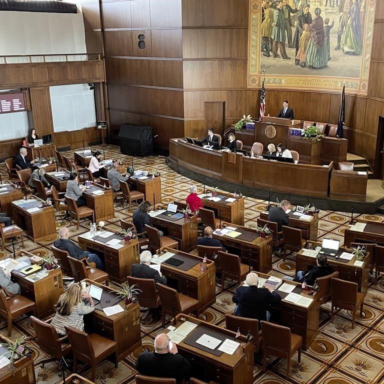 GOP boycott in Oregon halts bills on guns, abortion and more